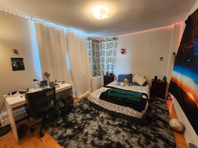 Fully Furnished Private Master Bedroom for rent in Room Rentals & Roommates in City of Toronto