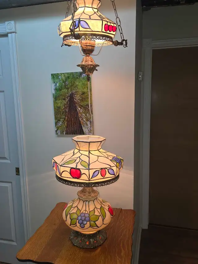 Table lamp & matching ceiling light in Indoor Lighting & Fans in Ottawa - Image 2