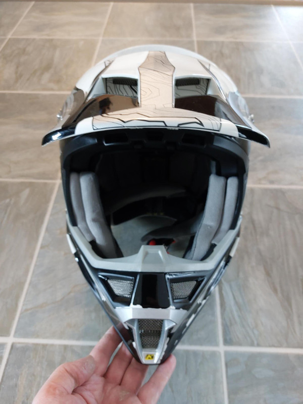 Klim F4 Helmet in Snowmobiles Parts, Trailers & Accessories in Red Deer - Image 3