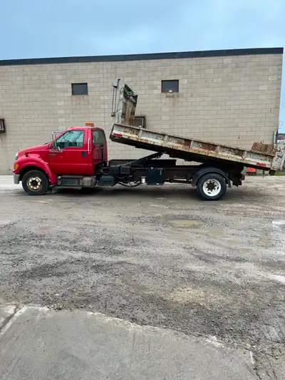 2009 Ford F650 Pro Loader with Dump Box 6.7 litre Diesel Engine, Automatic Transmission, Multi lift...