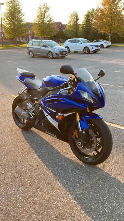 Rare 2008 Yamaha r6 Low 8,890 kms All original, no modifications besides license plate!!! Ownership,...