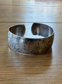 Sterling silver kids breads let/ bangle little kids size 