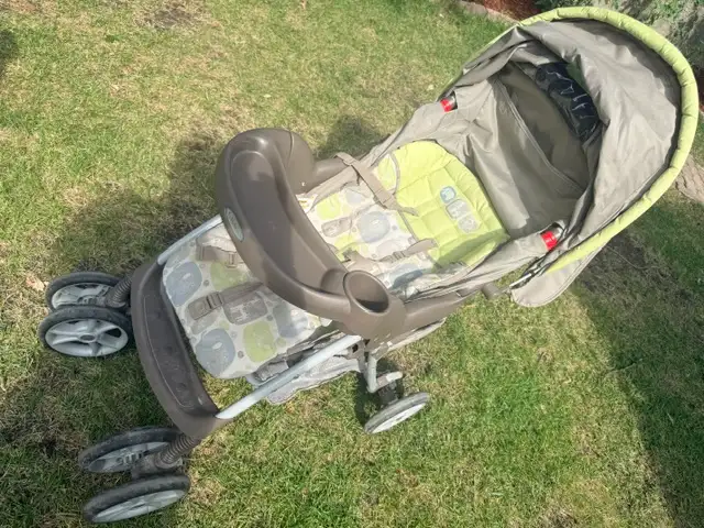 GRACO - Car Seat and Stroller combo.515793524213698561