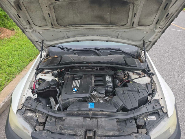 BMW 323i 2009 — photo 3