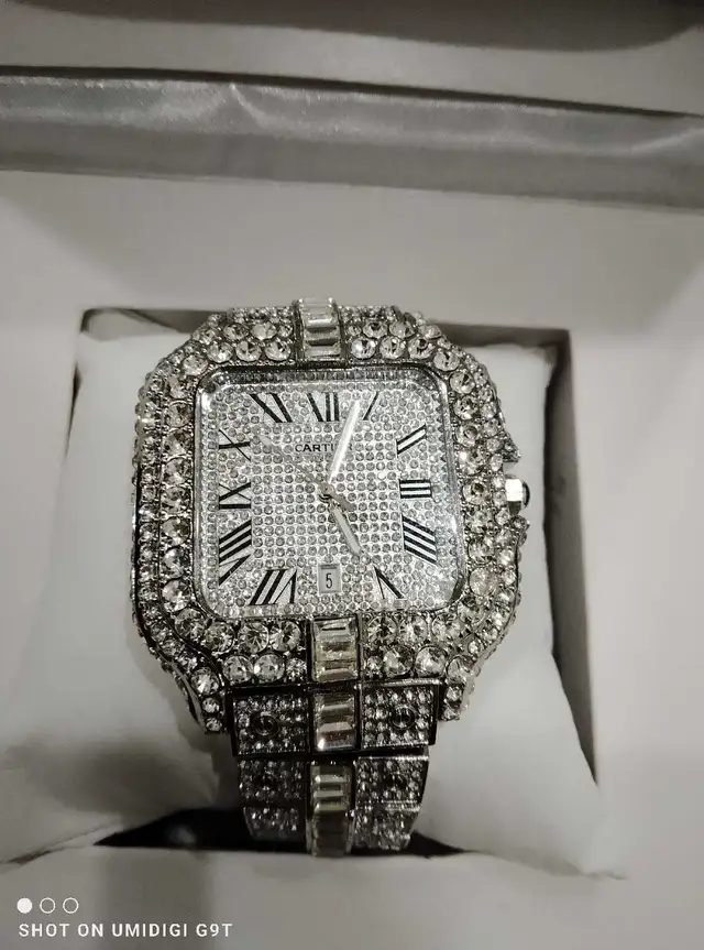Cartier Santos iced out in Jewellery & Watches in City of Montréal - Image 2