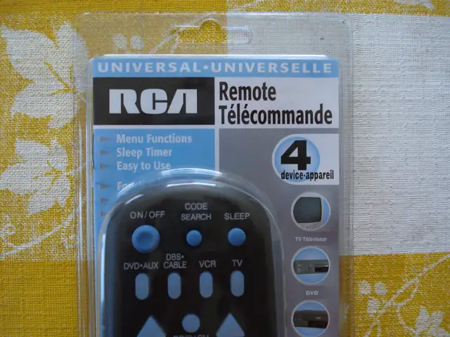 RCA 4 Devices Universal Remote Control TV VCR DVD CRCU400 in Video & TV Accessories in Granby - Image 3