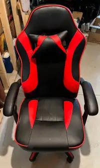 GAMING CHAIR - HARDLY USED