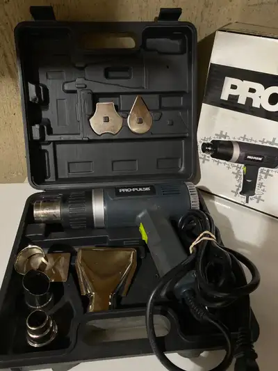 Available if posted. Works perfectly. Comes with 4 nozzles and 2 paint scraper pieces in plastic cas...