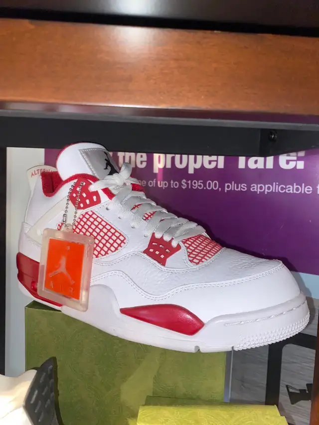 alternate 89’s Jordan 4 10.5 in Men's Shoes in City of Toronto - Image 2
