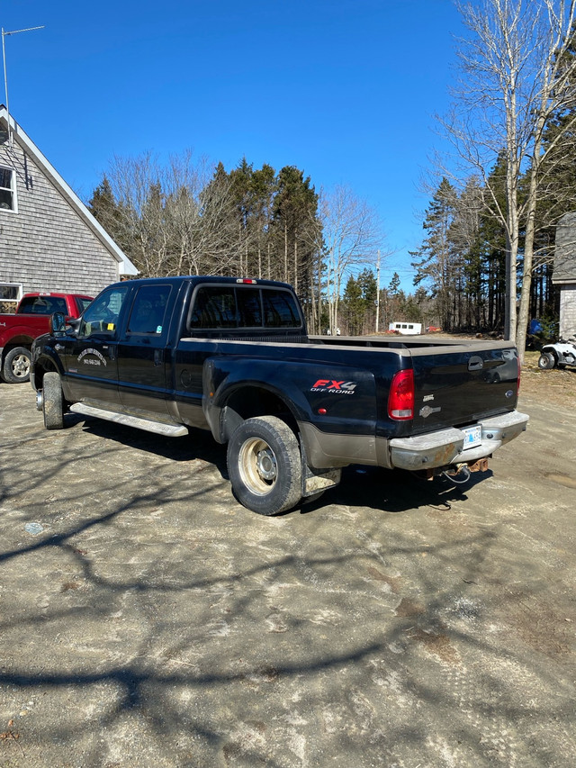 2006 Ford F350 Super duty Crew cab in Cars & Trucks in Yarmouth - Image 2