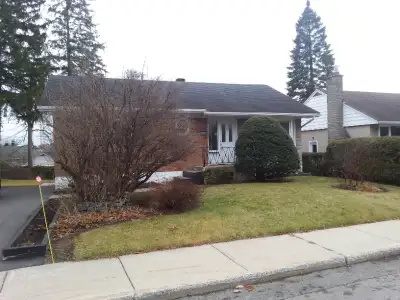 non-fumeur et pour homme seulement -- Chambre à louer dans un bungalow privé situé dans un quartier...