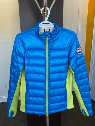 100% authentic Canada Goose Jacket Blue and green colour Light weight down jacket Size Small In grea...