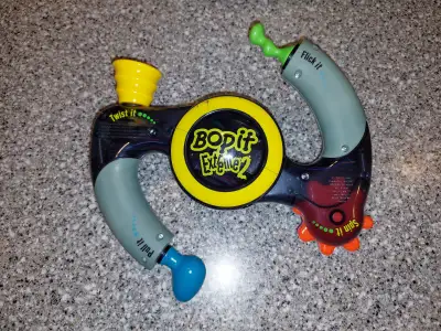 Hasbro Bop It Extreme 2 - Electronic Handheld Game (2002), View more