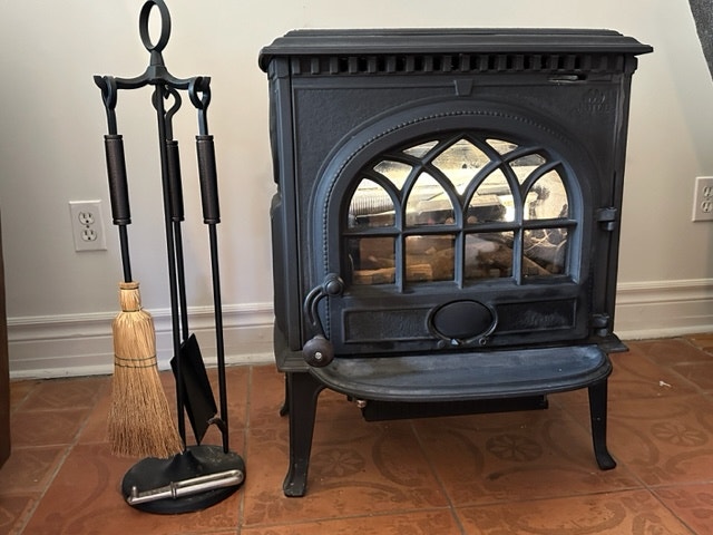 JOTUL Woodstove w/complete Selkirk chimney for 1 story house | Heating,  Cooling u0026 Air | Ottawa | Kijiji
