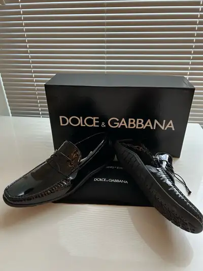 Made in Italy - Authentic. Brand New - Purchased @Holt Renfrew. Men's black patent leather loafers....