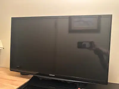 Samsung smart television. 28” LED series 4. Excellent condition with remote. Good size for kids room...