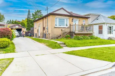 Beautiful 2 bedroom basement apartment