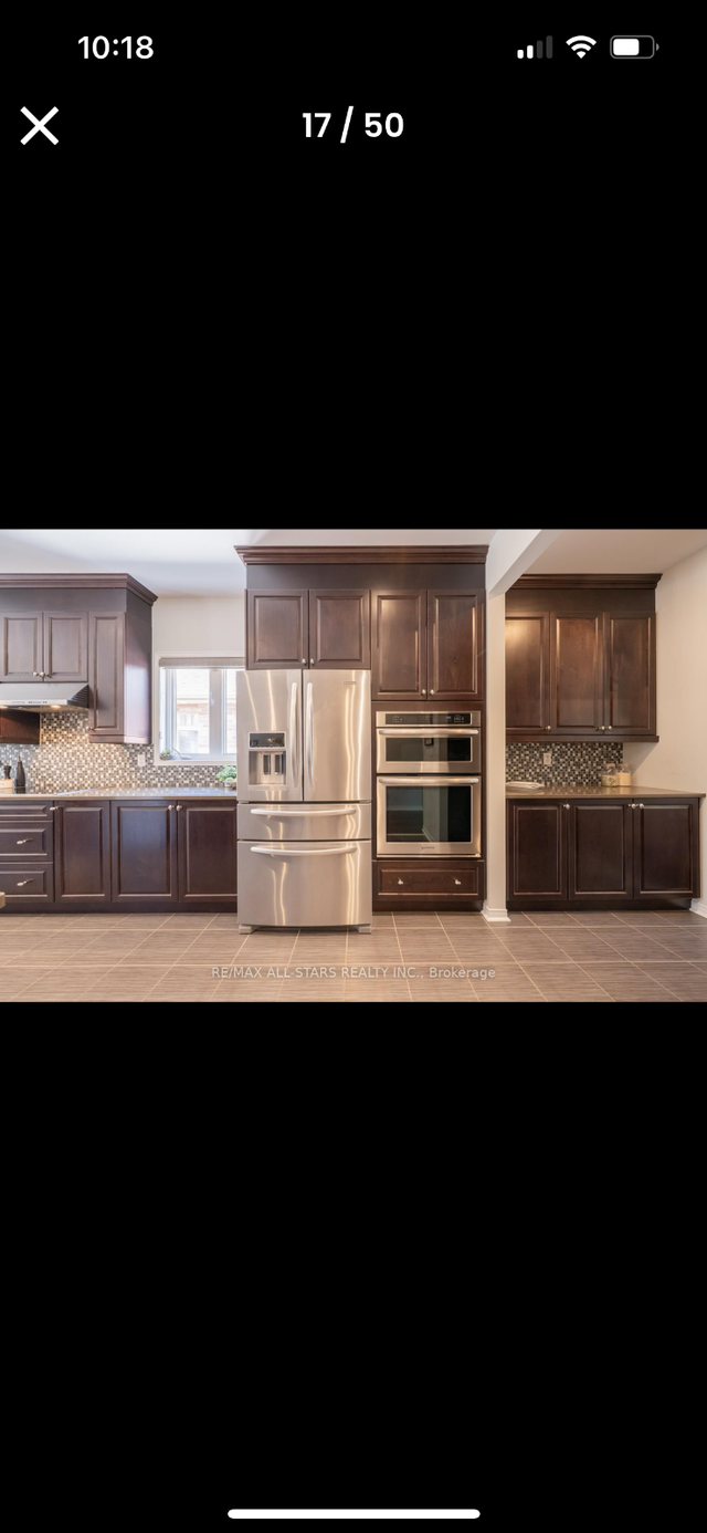 Full maple kitchen with appliances and counter in Cabinets & Countertops in Markham / York Region - Image 4