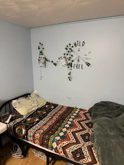 Private Room for Rent only for Girls from 1 September – Scarborough, (Danforth & Eglinton) Spacious...