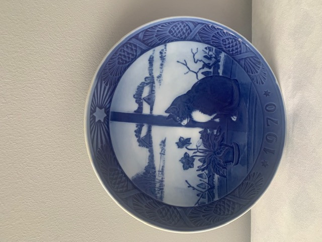 Royal Copenhagen collector plate in Arts & Collectibles in Ottawa - Image 4