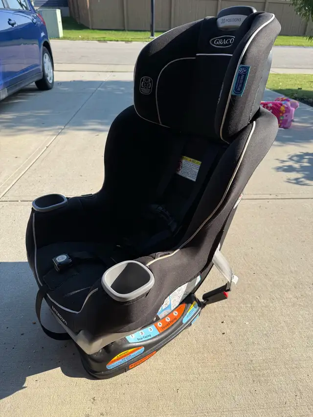 Graco 2 in 1 car seat in Strollers, Carriers & Car Seats in Edmonton - Image 2