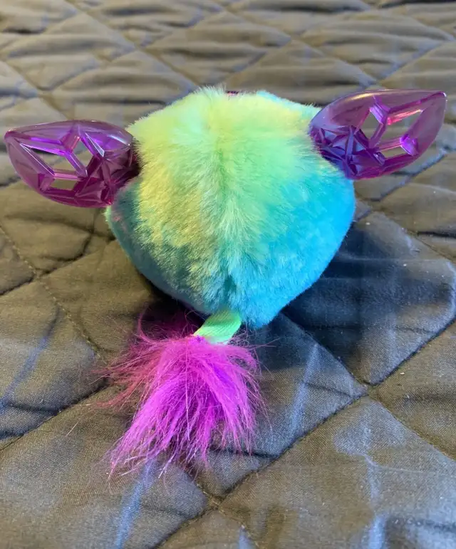 Hasbro Furby Furblings Crystal Series Blue & Green, Purple Earsk in Toys & Games in Oshawa / Durham Region - Image 3