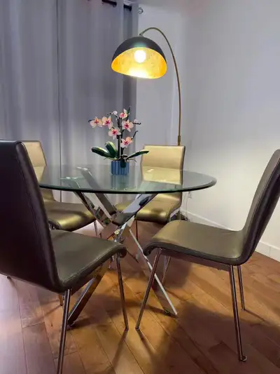 Table à manger ronde en verre + 4 chaises, View more