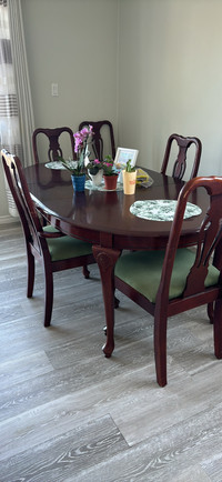 Dinning table with 4 chairs 