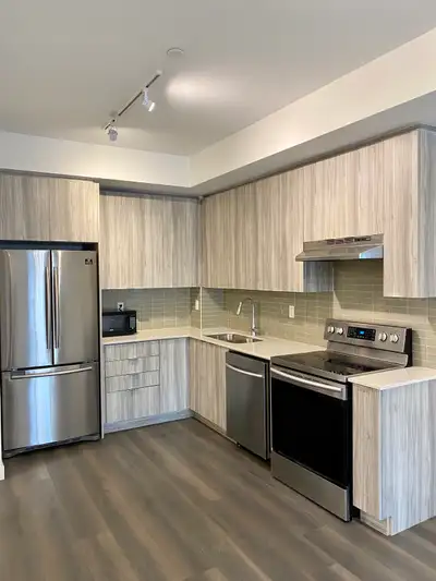 Room for rent near Sheridan College Brampton. walking distance to Subzi Mandi and Nanaksar Gurughar....