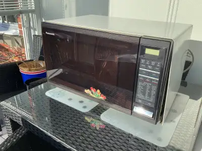 MICRO-ONDES POUR PIÈCES PANASONIC MICROWAVE FOR PARTS, View more