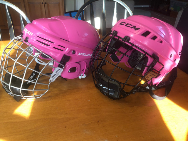 Girls’ Hockey Helmets - size small - Bauer, CCM in Hockey in Kawartha Lakes - Image 3