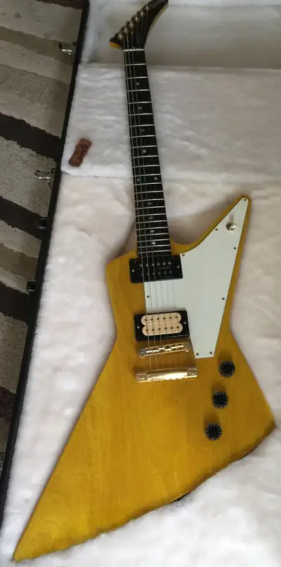 Gibson Explorer, View more