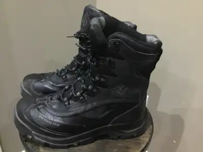 Mens black Columbia Omni heat Techlite winter boots . Size US 9 . In excellent condition. Only worn...