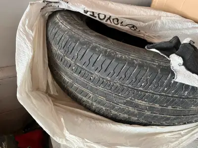 Used All-Season Tires – OEM for 2021 Toyota RAV4 Selling a set of Dunlop all-season tires, originall...