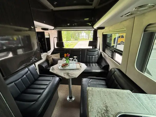 2014 Airstream Interstate 3500 EXT – 25 ft – Impeccable Shape – in RVs & Motorhomes in City of Montréal - Image 9