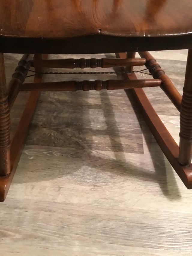 Vintage/antique rocking chair in Chairs & Recliners in Norfolk County - Image 3