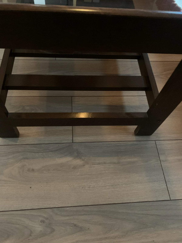 Belle table de salon allongée vitrée en bois véritable dans Autres tables  à Laval/Rive Nord - Image 3