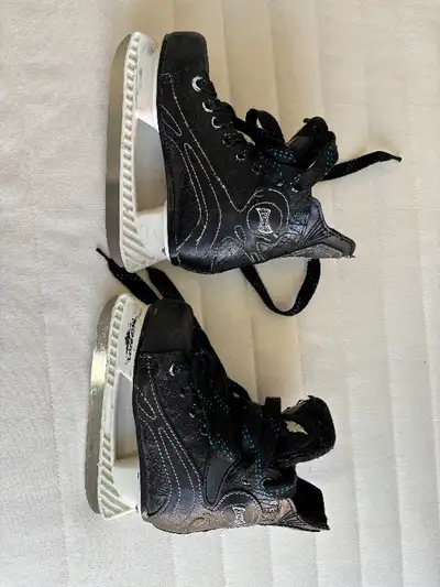 Hockey skates- size youth 1, View more
