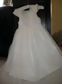 Size 4 Girls cream/ivory long dress.  Holiday / Wedding/ Photo
