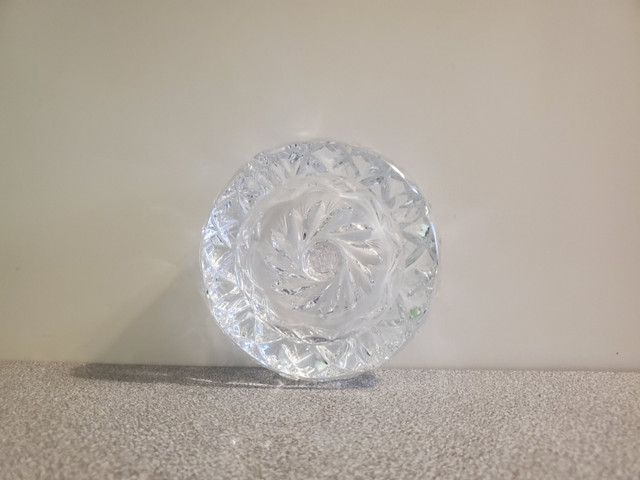 Pinwheel Crystal Ashtray in Arts & Collectibles in City of Toronto - Image 4