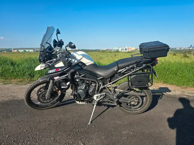 2016 Triumph Tiger XCA 800 in Street, Cruisers & Choppers in Calgary - Image 3
