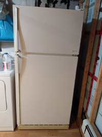 Réfrigérateur Hotpoint blanc 17 pieds cube