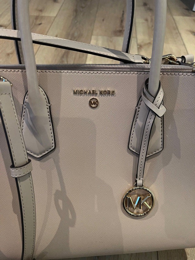 Michael Kors purse (mid sized pink) in Women's - Bags & Wallets in Barrie - Image 2
