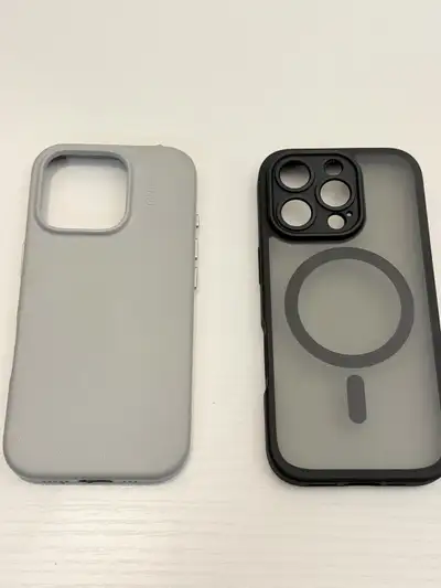 MOFT vegan snap case - iPhone 16 pro -  Cement + 2nd black case, View more