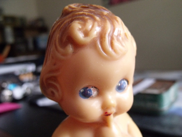 Old Plastic Baby Doll Rattle in Arts & Collectibles in Delta/Surrey/Langley - Image 3