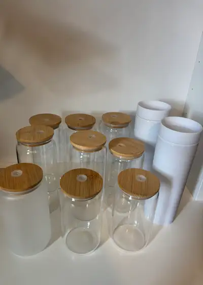 verres en vitre avec couvercle en bamboo et pailles , View more