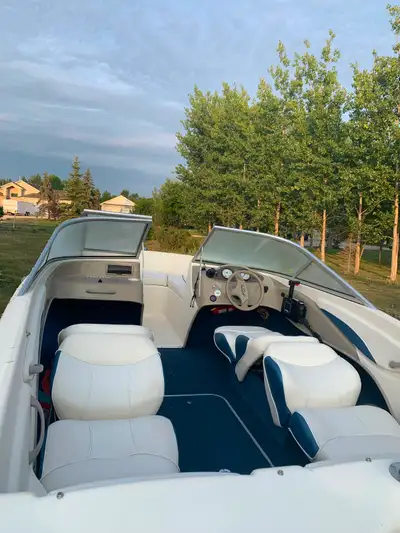 2001 Bayliner Capri 1800CJ 18 ft fiberglass, open bow 7 persons. 2 stroke, 115 HP Mercury outboard m...