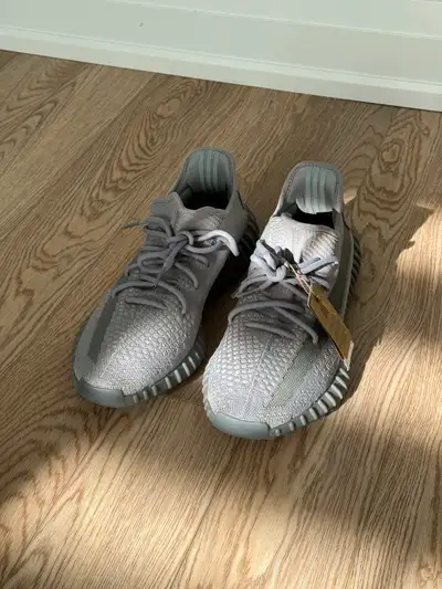 Yeezy 350 V2 Grey 12.5, View more