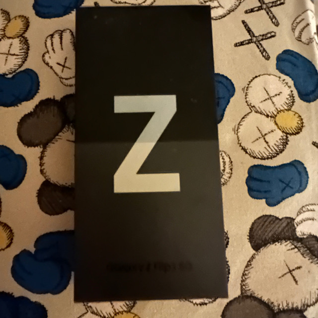 Brand New-Open box Samsung Galaxy Z Flip3 5G unlocked   in Cell Phones in City of Toronto - Image 2