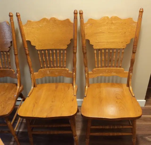 4 Vintage Dining Chairs62864361654401123